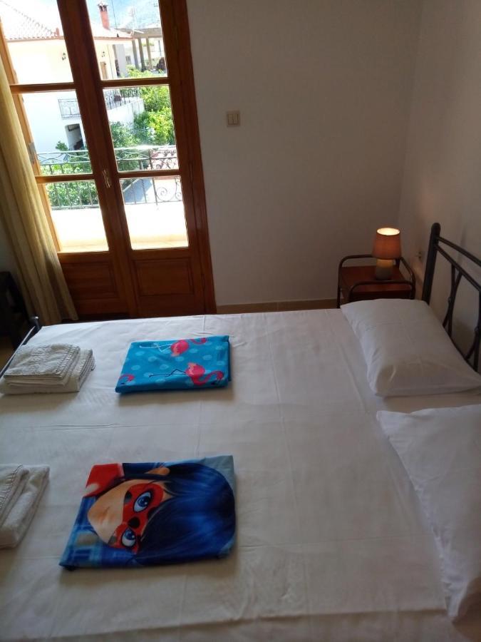 Delicatessen House Apartment เลโอนีดีออน ภายนอก รูปภาพ