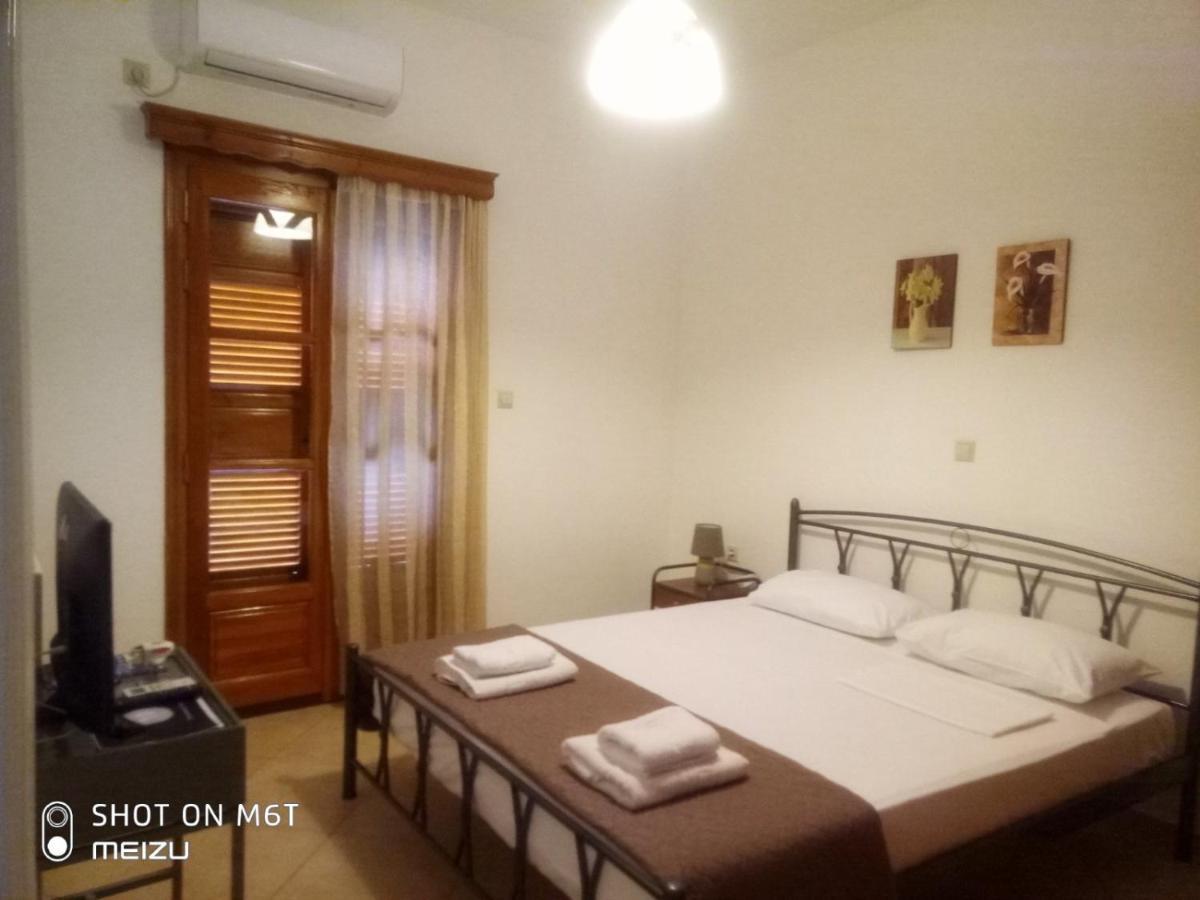 Delicatessen House Apartment เลโอนีดีออน ภายนอก รูปภาพ